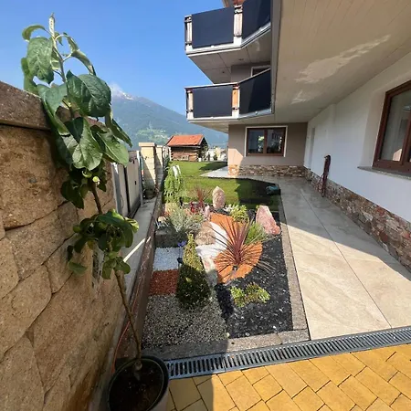 Apart-bergheim فليس